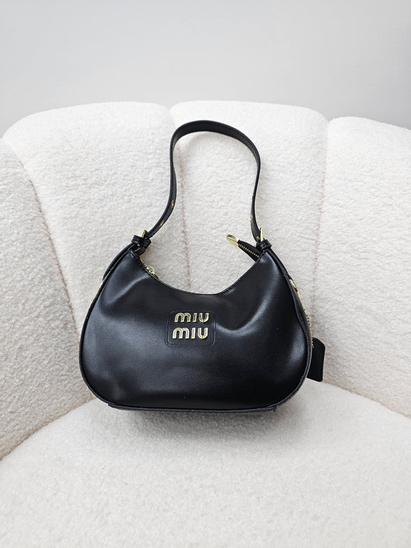 miu miu ماستر كوبي