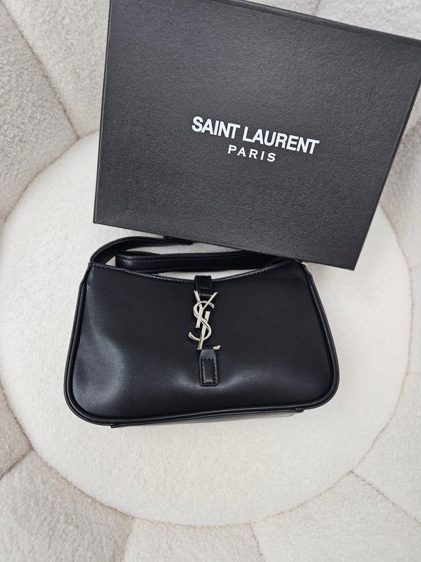 YSL ماستر كوبي شامل العلبة الاصلية للشركة 🔥