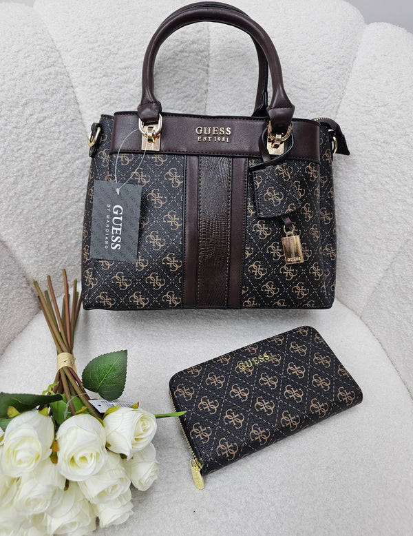 طقم GUESS ماستر كوبي شنطة وجزدان